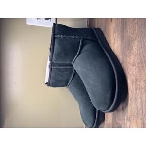 UGG Women's Classic Mini II NWOB